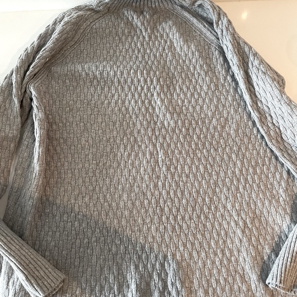 Vince Camuto grey turtleneck sweater - Picture 7 of 7